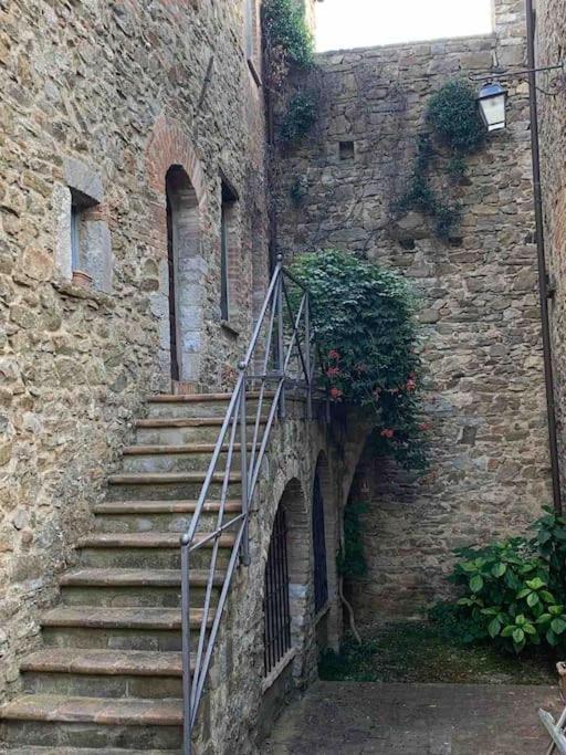 Medieval Tower In Umbria With Swimming Pool Montelagello Eksteriør bilde