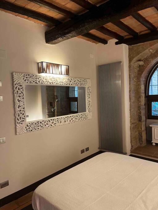 Medieval Tower In Umbria With Swimming Pool Montelagello Eksteriør bilde