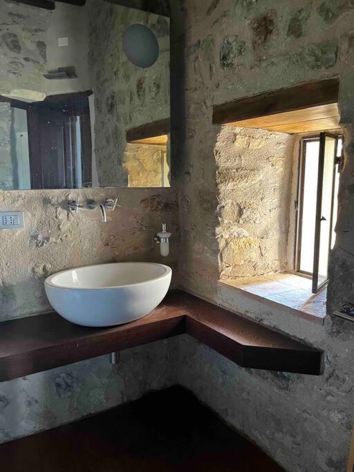Medieval Tower In Umbria With Swimming Pool Montelagello Eksteriør bilde