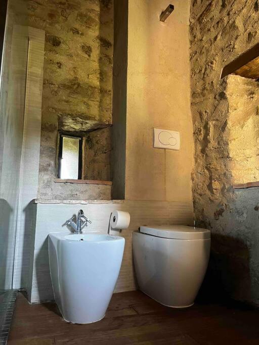 Medieval Tower In Umbria With Swimming Pool Montelagello Eksteriør bilde