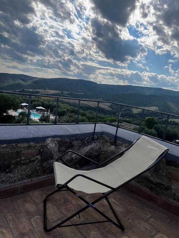 Medieval Tower In Umbria With Swimming Pool Montelagello Eksteriør bilde