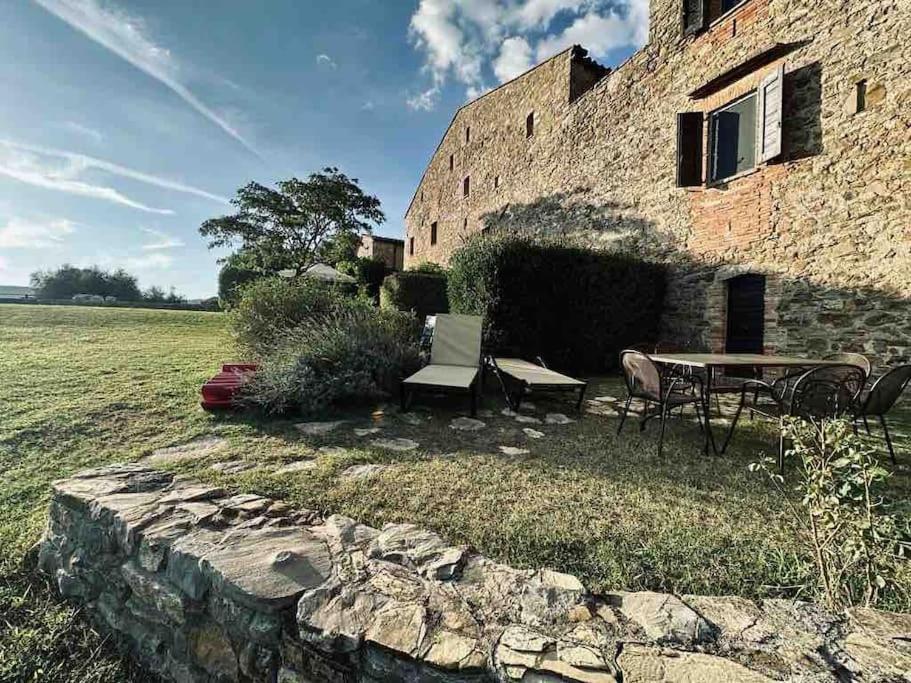 Medieval Tower In Umbria With Swimming Pool Montelagello Eksteriør bilde